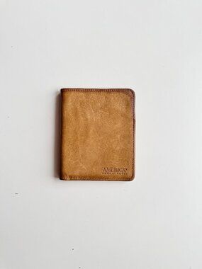Vintage AMERICA by PERRY ELLIS Tan Leather Bi-Fold Wallet